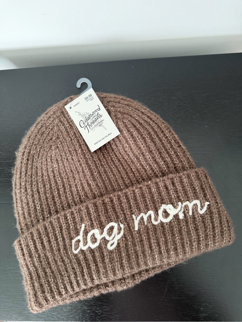 Cutest "dog mom" Knit Beanie — Brown New